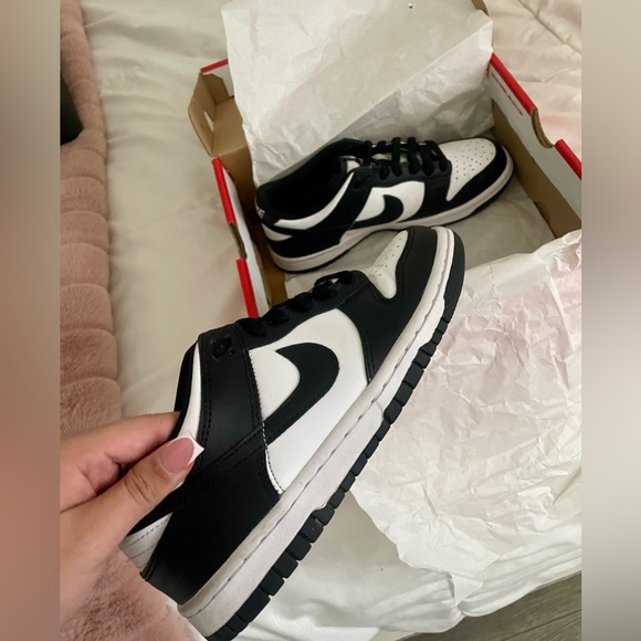 Nike panda dunks - Picture 2 of 3